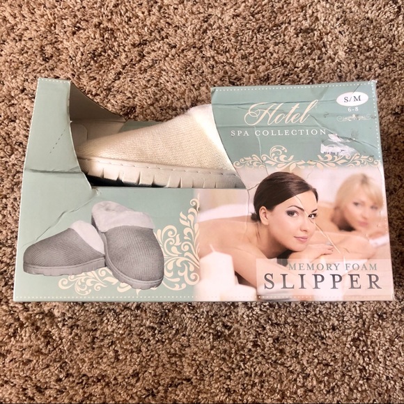 Women’s Slippers (White) - Picture 1 of 6